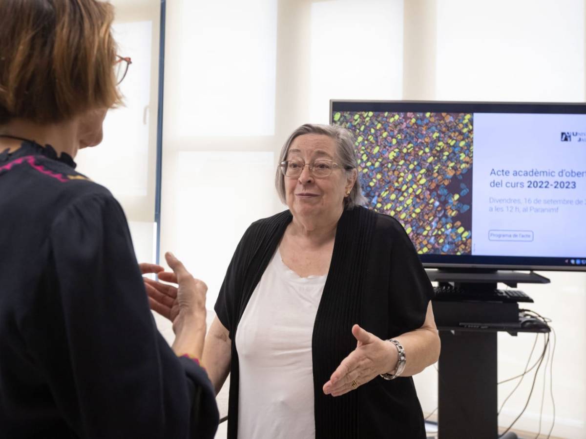 Pilar Dolz, autora del cartell d’obertura del curs 2022-2023 de la Universitat Jaume I